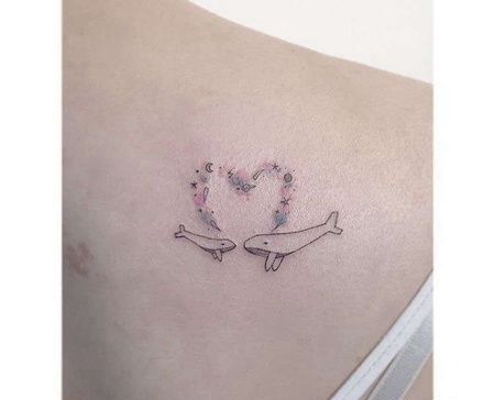 小清新后肩鲸鱼纹身图案