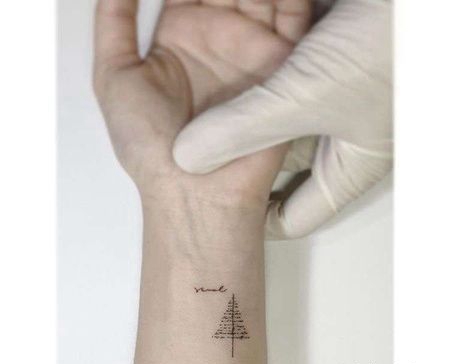小清新手腕松树纹身图案
