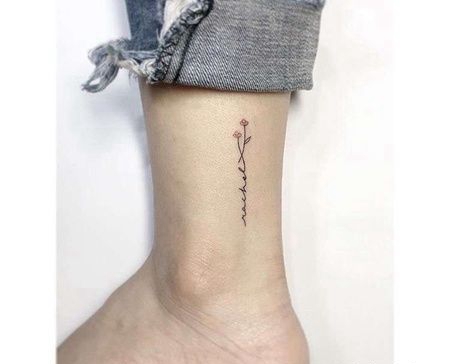 小清新脚踝字母花卉纹身图案