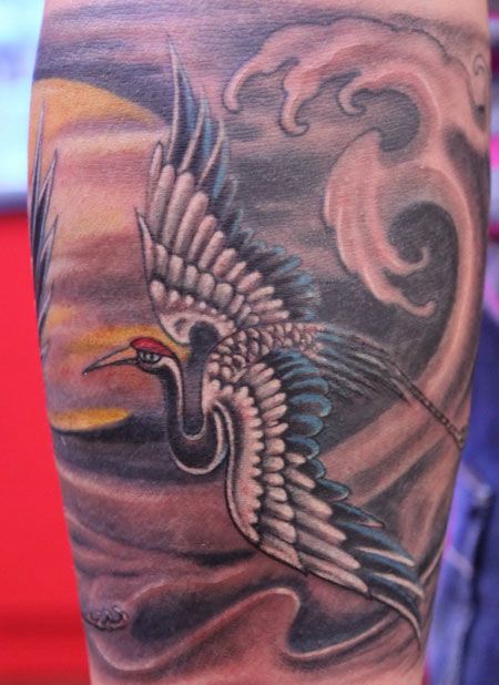 手臂传统仙鹤纹身图案