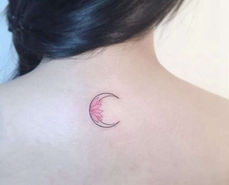 小清新后背月亮荷花纹身图案