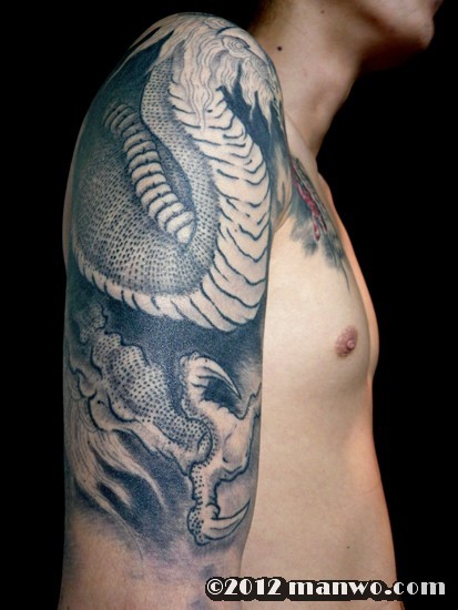 针三味手臂纹身作品