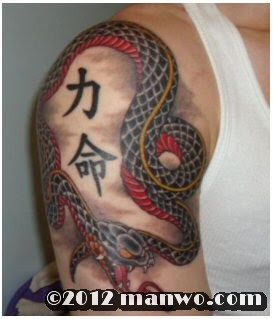 超级有个性的手臂蛇纹身