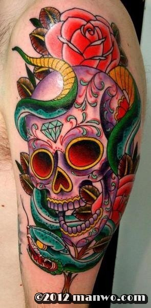 超级有个性的手臂蛇纹身