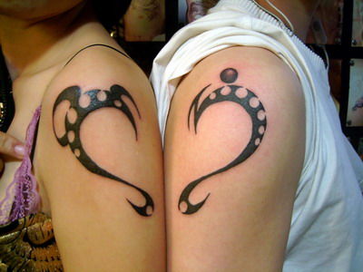 一幅有意义的情侣纹身图