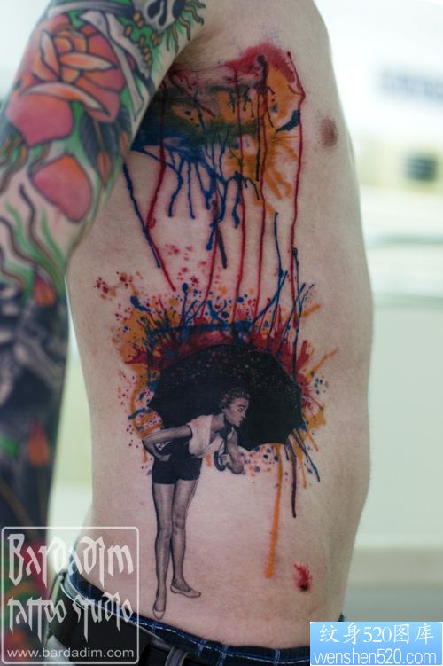 逼真的颜料纹身图案