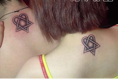 颈部五角星情侣纹身图案