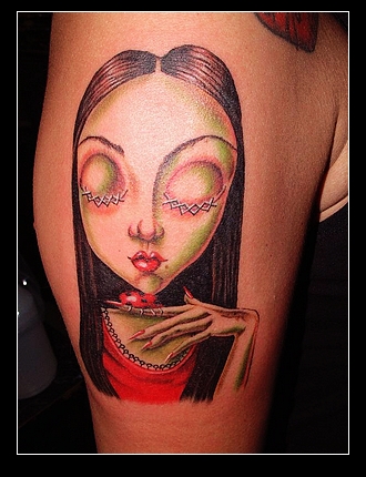 手臂卡通美女纹身图案