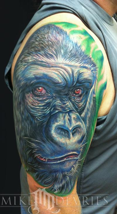 专业纹身图库:大臂黑猩猩纹身图案