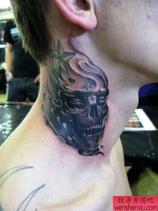 脖子鬼头纹身图案