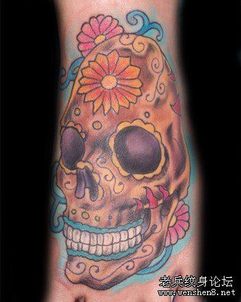 脚部骷髅纹身图案