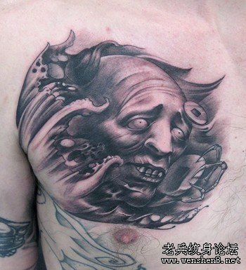 胸部鬼纹身图案
