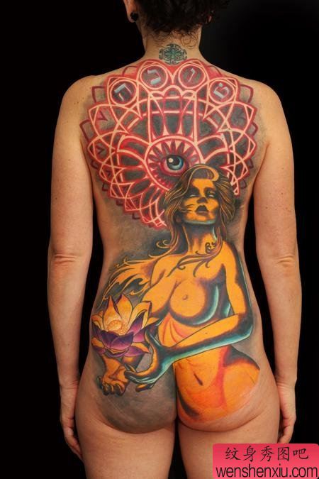 纹身520图库:美女满背刺青图案
