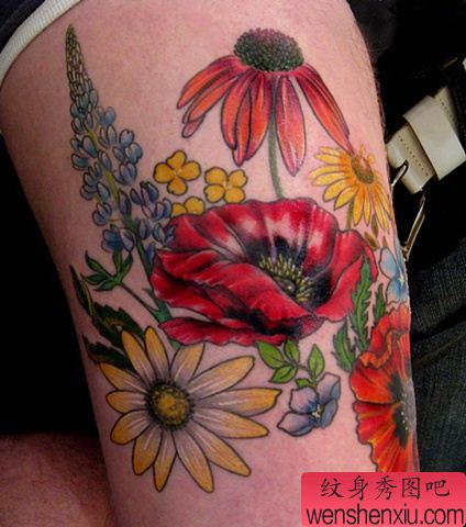 大腿雏菊风信子纹身图案