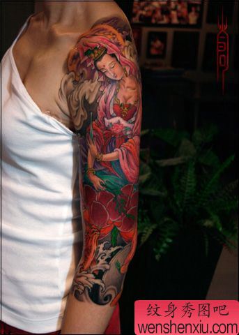 花臂观音莲花纹身图案