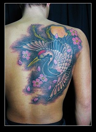 后背仙鹤樱花纹身图案