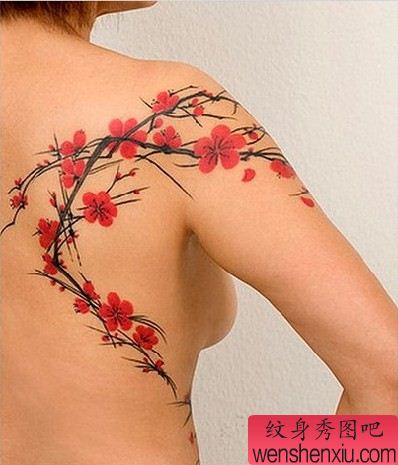后肩背梅花纹身图案