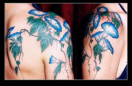 肩膀牵牛花纹身图案