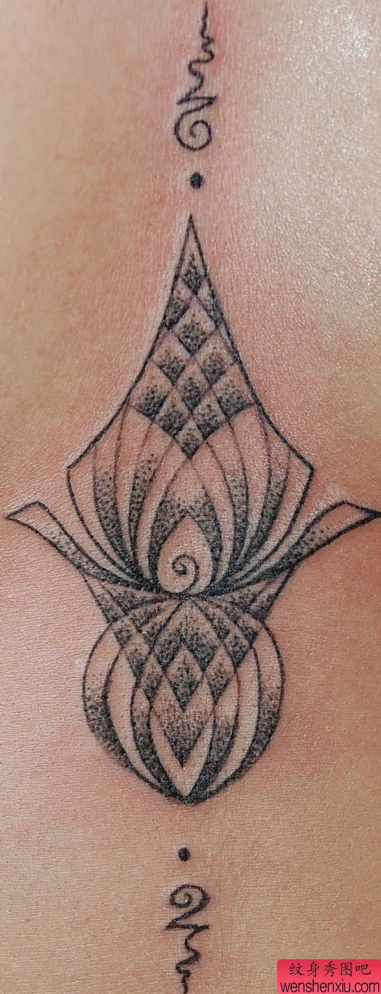 最好的纹身图库介绍一幅很独特的图腾纹身图案