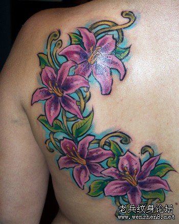 后肩背百合纹身图案图片