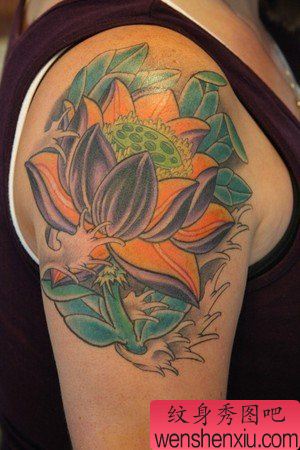 大臂传统莲花纹身图案图片