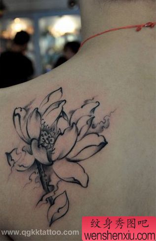 莲花纹身图案:肩部莲花纹身图案纹身图片