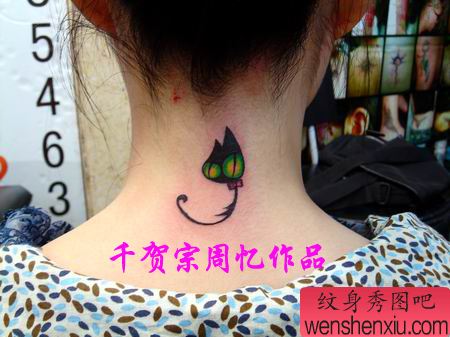 可爱女生后颈图腾猫咪纹身图片