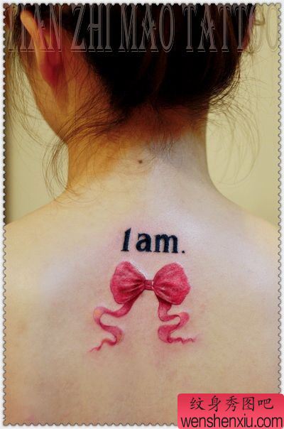 非主流女孩颈部蝴蝶结纹身图案