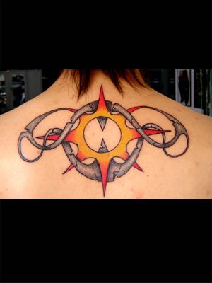 颈部石化风格图腾纹身图案