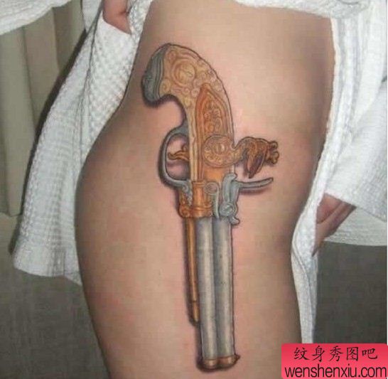 美女手枪纹身图案图片（多图）