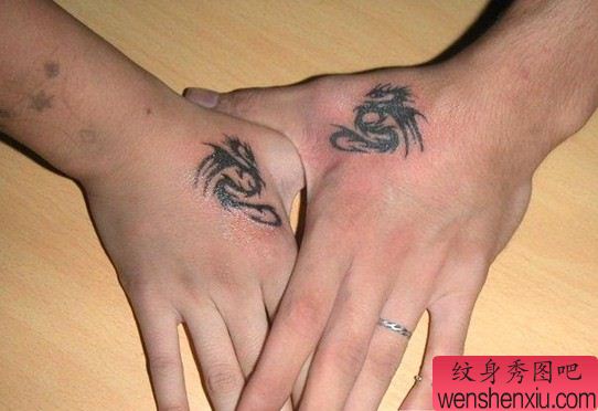虎口龙纹身图案
