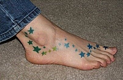 脚背五角星纹身图案