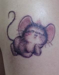 可爱小老鼠纹身图案