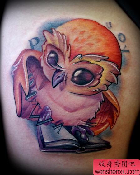 流行纹身图库：卡通猫头鹰纹身图案