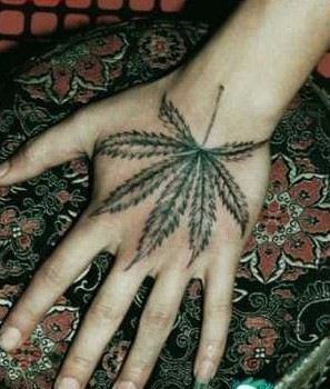 纹身图案:超赞超酷的手背树叶纹身图案