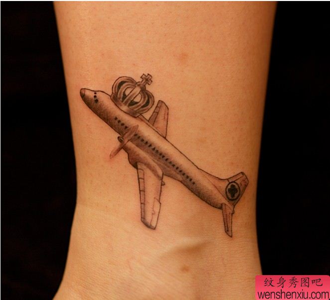 可爱的皇冠飞机刺青图案图片