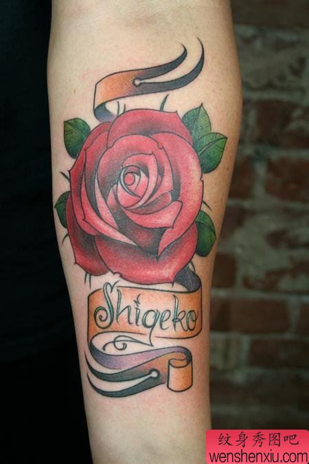 专业纹身图库：脚部玫瑰花纹身图案