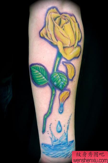 专业刺青:黄色玫瑰花刺青图案图片