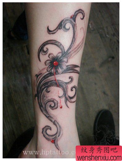 脚部纹身图案:脚部藤蔓纹身图案图片