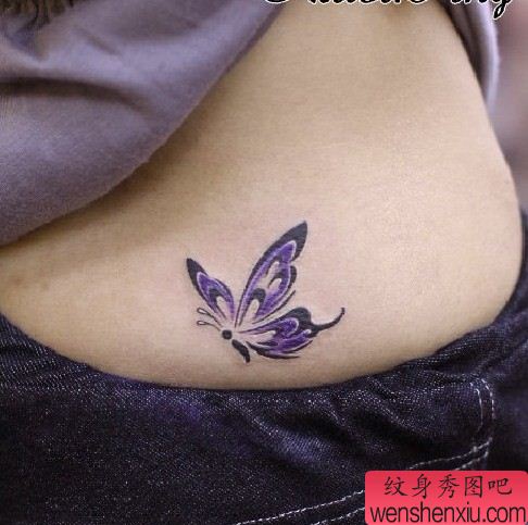 女性纹身图案:腰部彩色蝴蝶纹身图案纹身图片