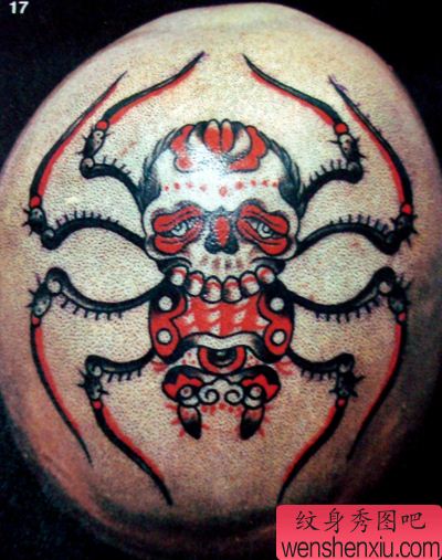 来一个头部蜘蛛纹身图案