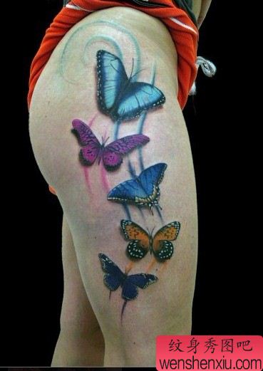 臀部纹身图案:臀部彩色蝴蝶纹身图案