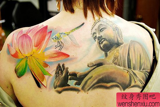 背部纹身图案：背部彩色莲花蜻蜓佛祖佛像纹身图案