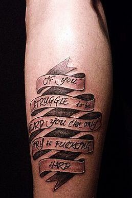 腿部纹身图案:腿部飘带文字纹身图案