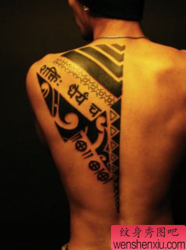 图腾纹身图案:流行经典背部半背图腾纹身图案