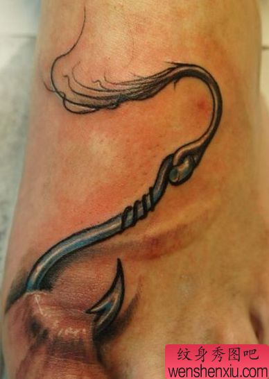 脚部纹身图案:脚部撕皮铁钩纹身图案