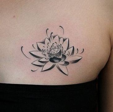 胸部纹身图案:胸部莲花纹身图案