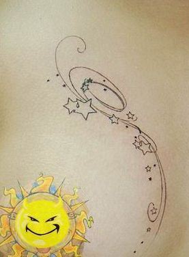 胸部纹身图案:胸部五角星藤蔓纹身图案