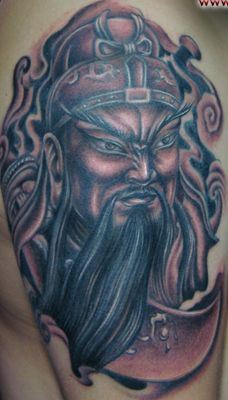 关公纹身图案:手臂关公肖像大刀纹身图案