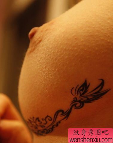 胸部纹身图案:另类性感胸部图腾藤蔓纹身图案